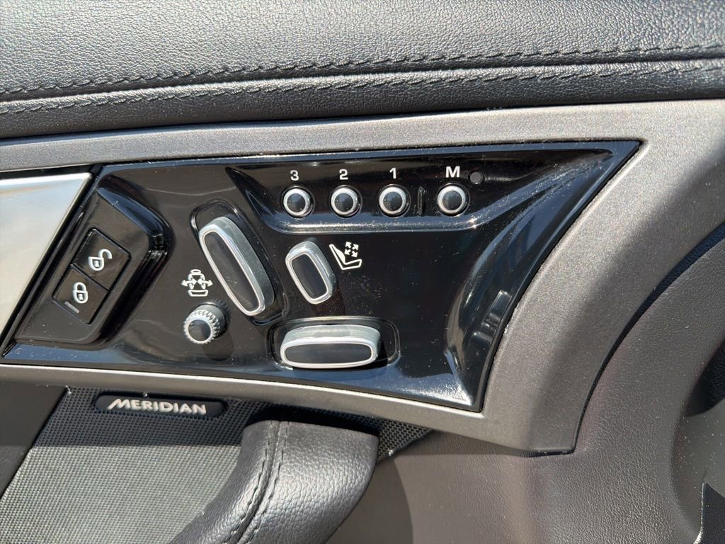 Used 2014 Jaguar F-TYPE Convertible RWD image 23