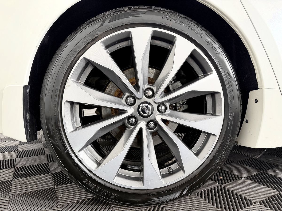 Used 2020 Nissan Maxima Platinum FWD image 26