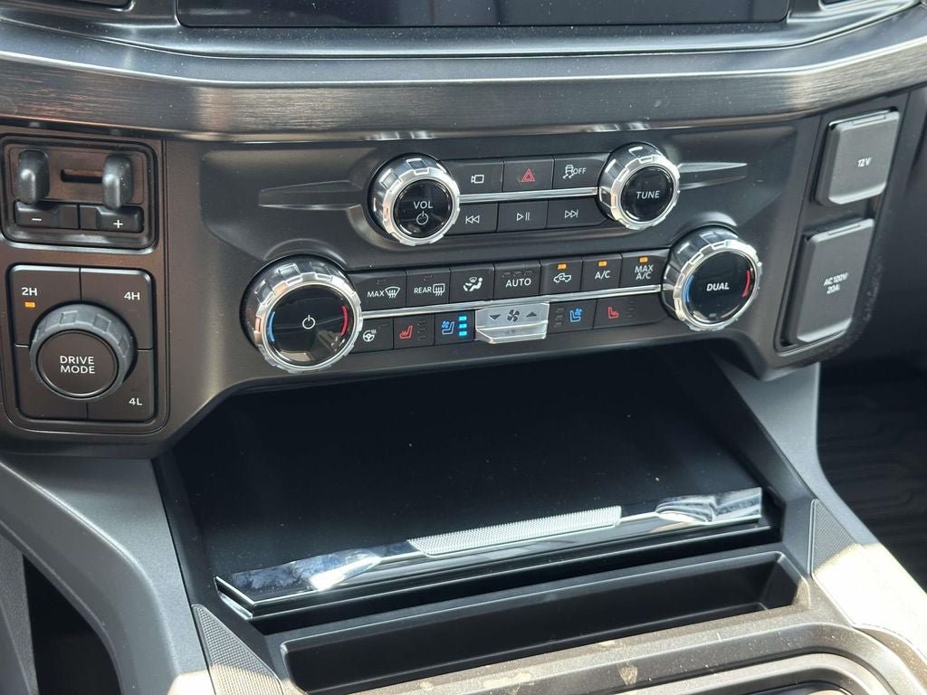 New 2026 Ford F350 4x4 Crew Cab DRW Super Duty image 15