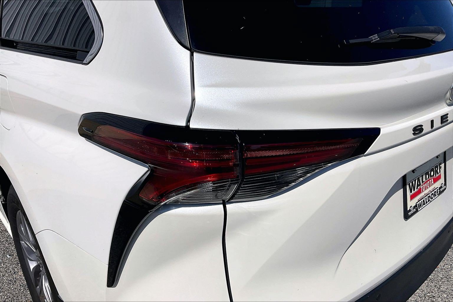Used 2021 Toyota Sienna XLE w/ XLE Plus Package AWD/4WD image 34