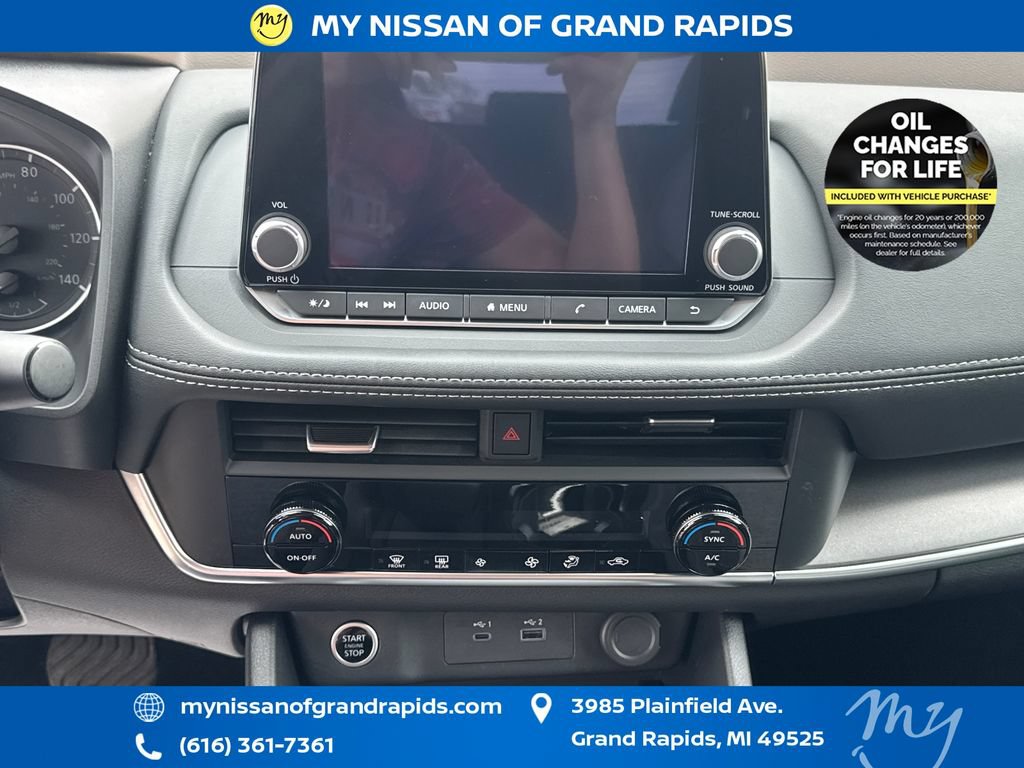 Used 2023 Nissan Rogue SV AWD/4WD image 22