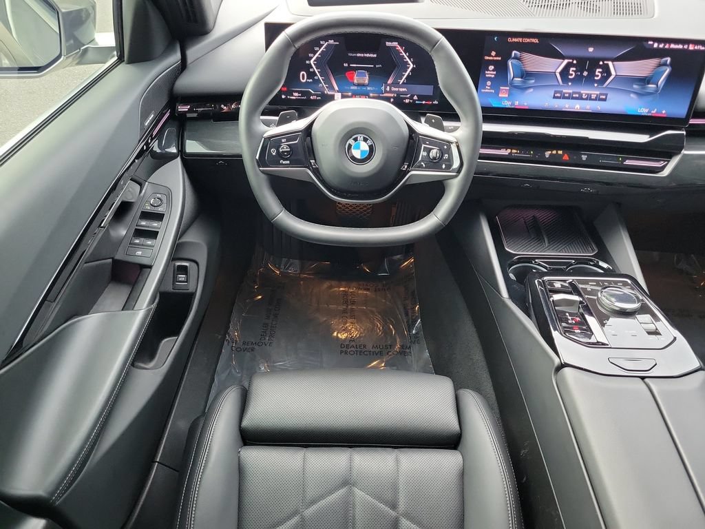 Used 2024 BMW 530i xDrive w/ Premium Package AWD/4WD image 21