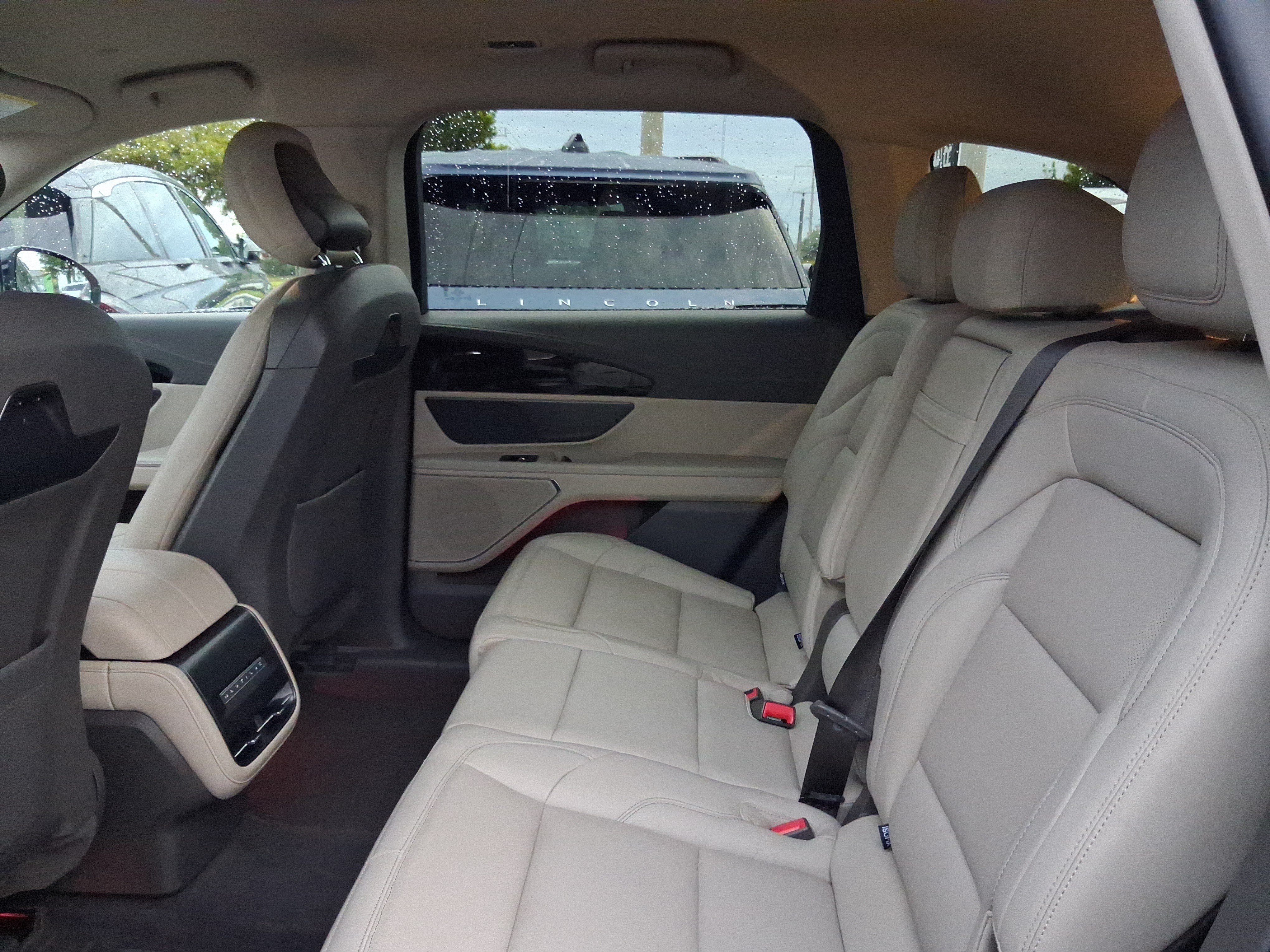 Certified 2025 Lincoln Nautilus Premier AWD/4WD image 6