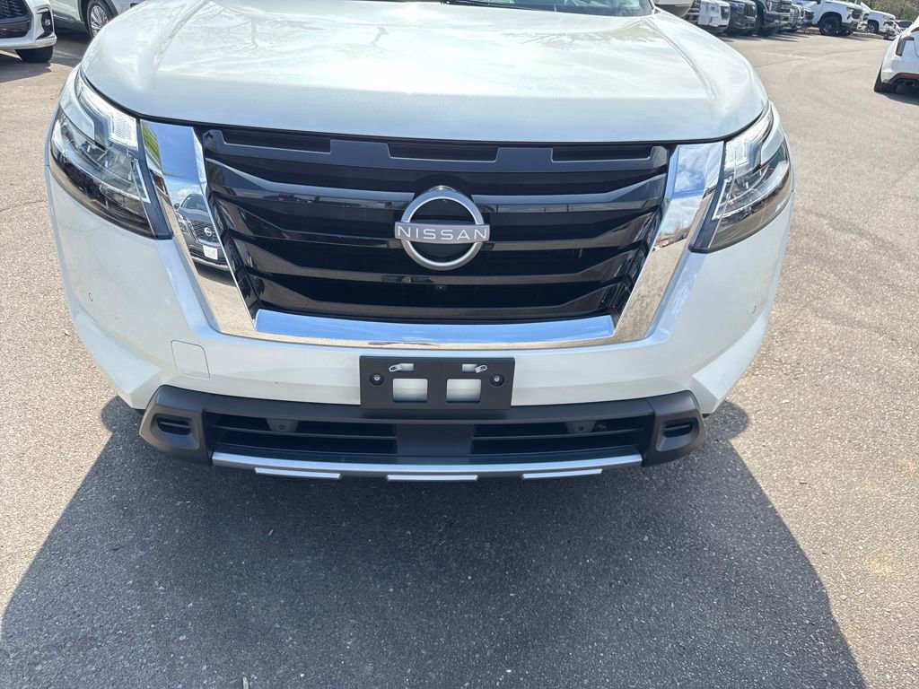 Certified 2024 Nissan Pathfinder Platinum w/ Cargo Package image 40