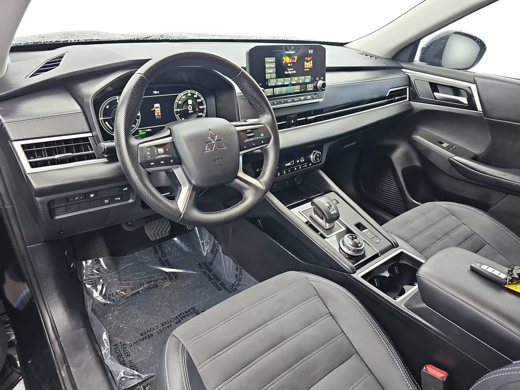 Used 2024 Mitsubishi Outlander 4WD Plug-In Hybrid image 16