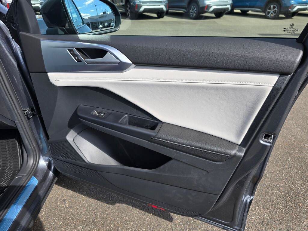 New 2026 Volkswagen Taos SE AWD/4WD image 38