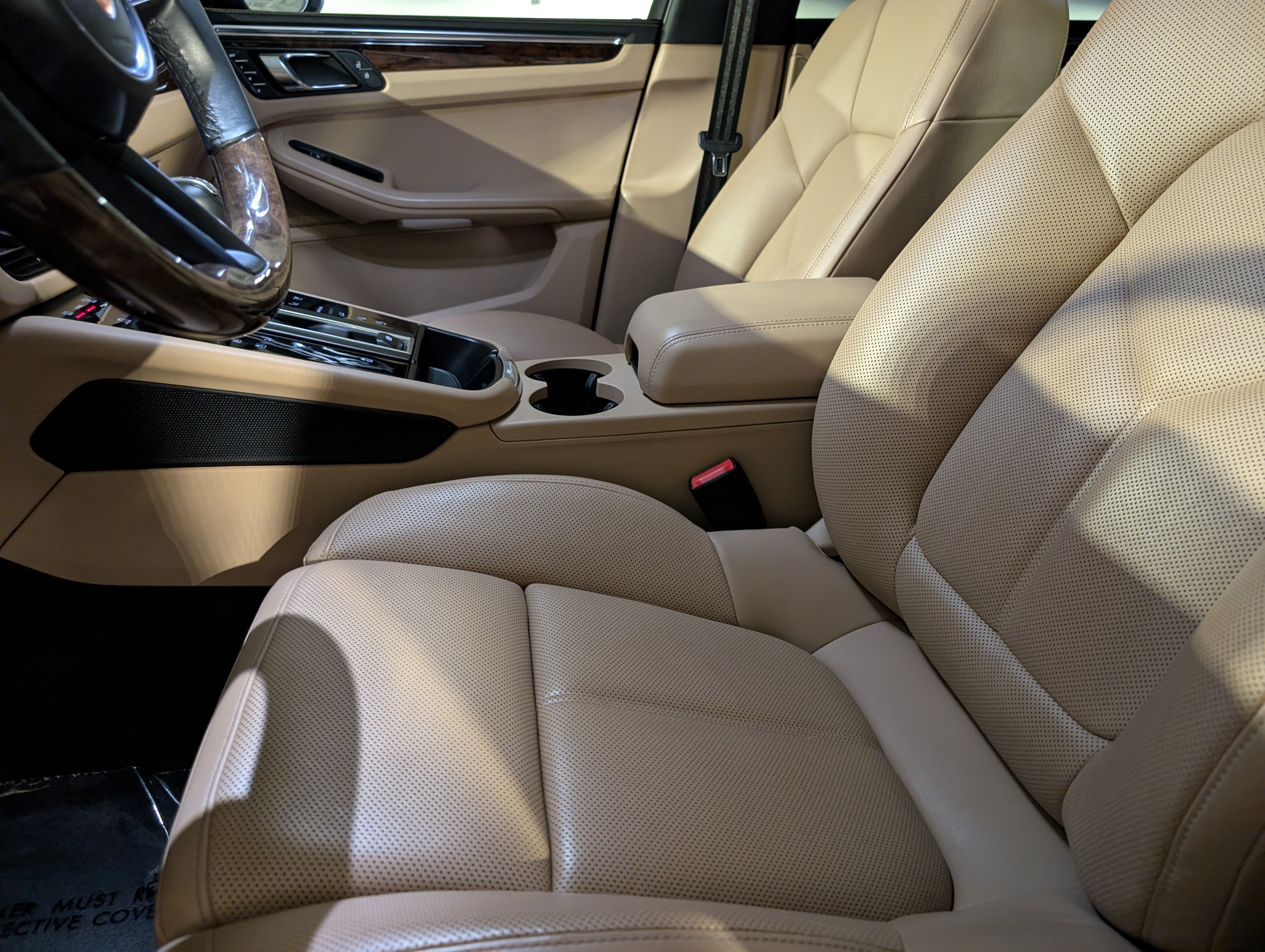 Certified 2023 Porsche Macan AWD/4WD image 4