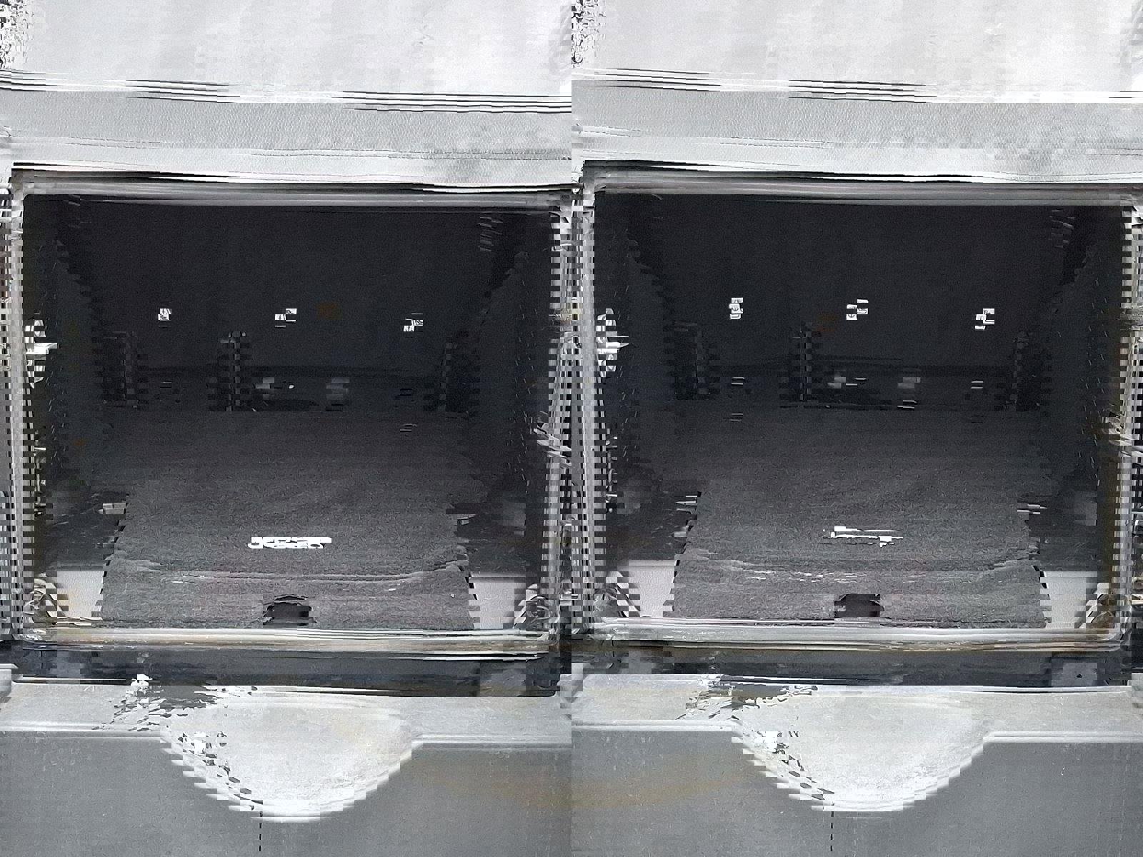 Used 2017 Jeep Wrangler Unlimited Sport w/ Connectivity Group image 29