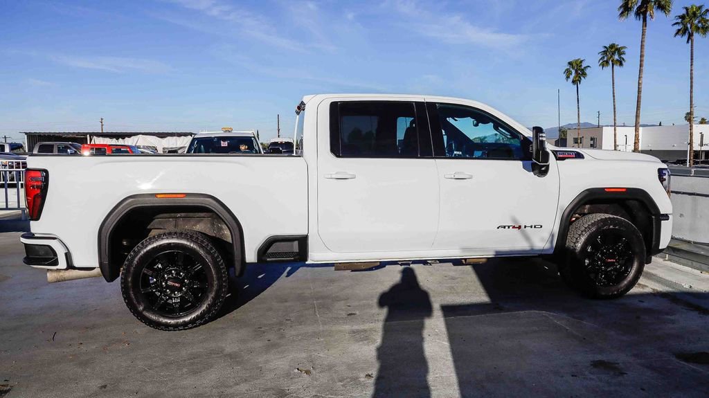 Used 2025 GMC Sierra 2500 AT4 image 13