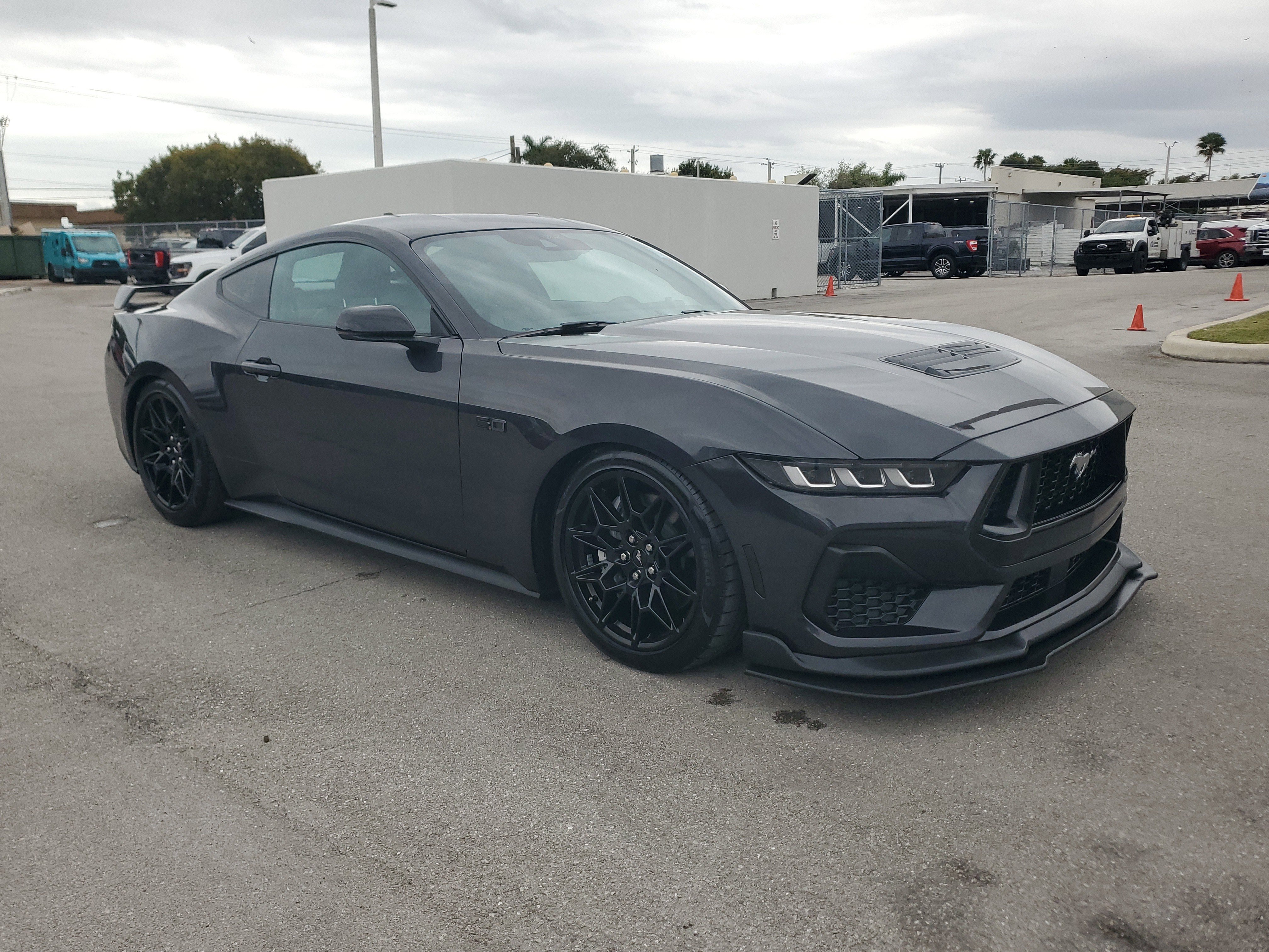 Used 2024 Ford Mustang GT Premium image 3