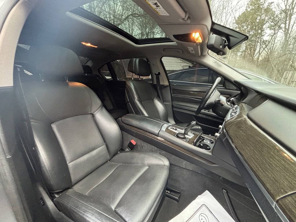 Used 2014 BMW 750Li 750Li w/ Executive Package image 17