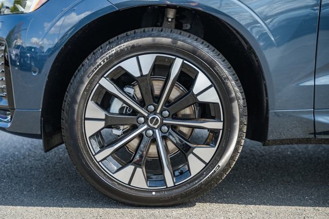 New 2026 Volvo XC60 B5 Plus w/ Climate Package image 18