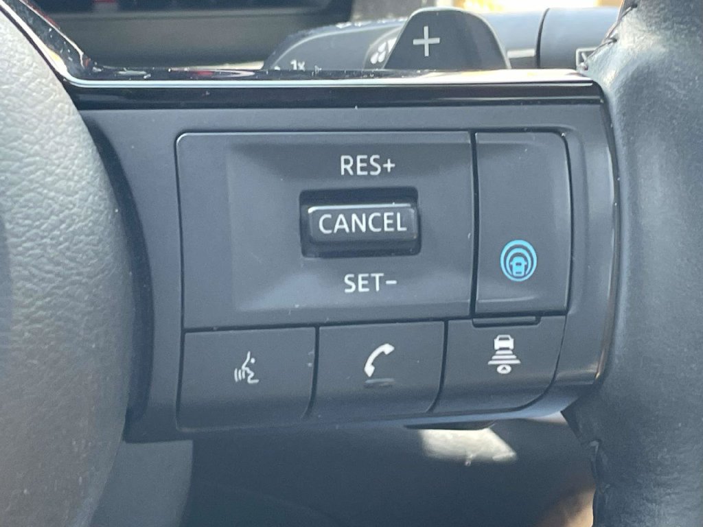 Used 2023 Nissan Rogue Platinum FWD image 23