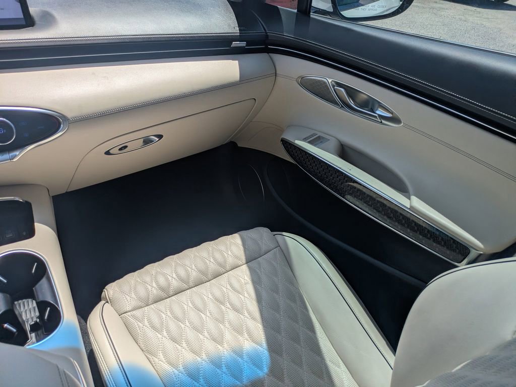 Used 2022 Genesis GV70 3.5T Sport w/ Sport Prestige Package image 18