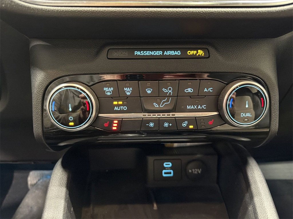 Used 2022 Ford Escape Titanium w/ Titanium Elite Package image 17