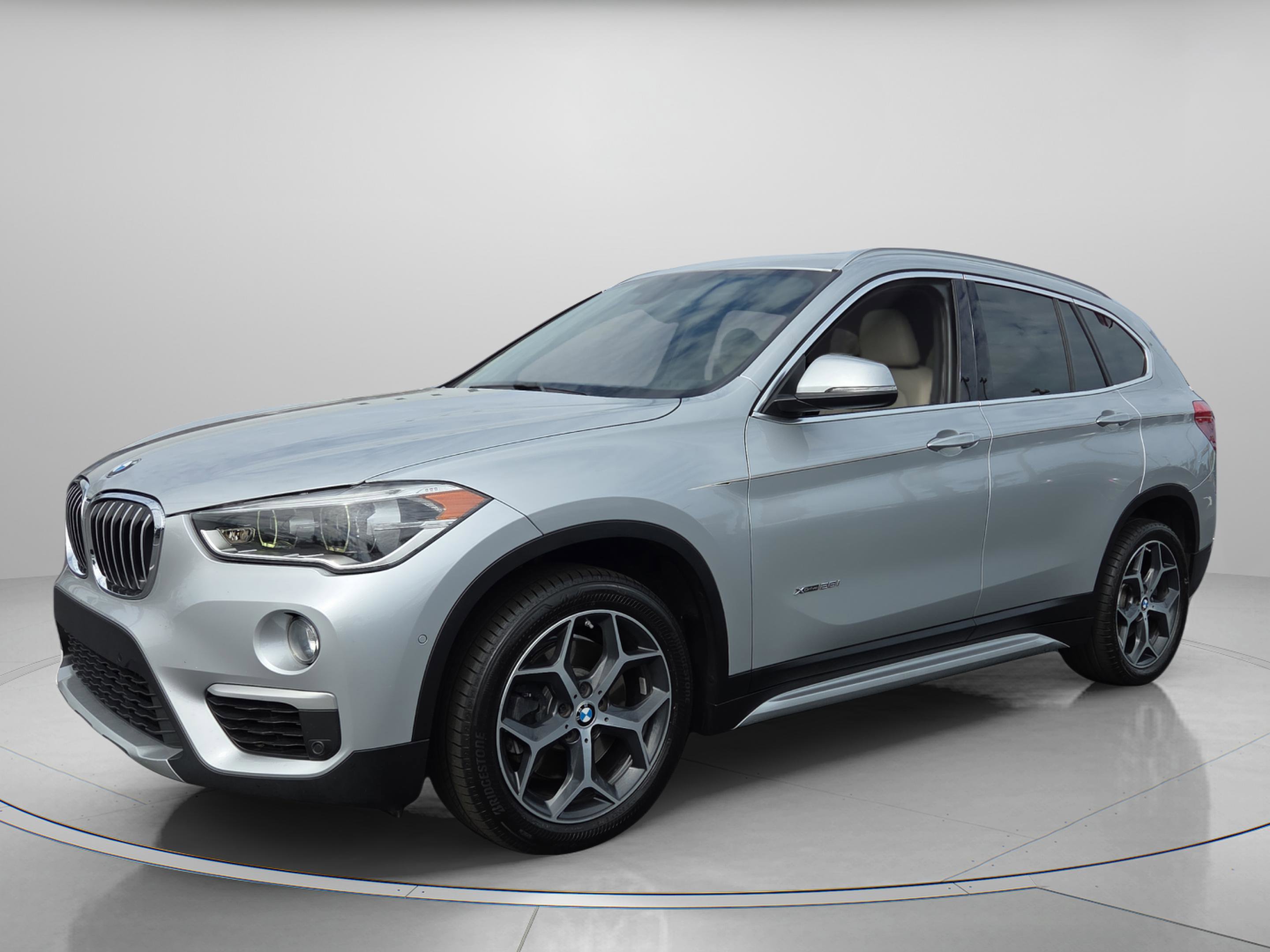 Used 2017 BMW X1 xDrive28i image 2