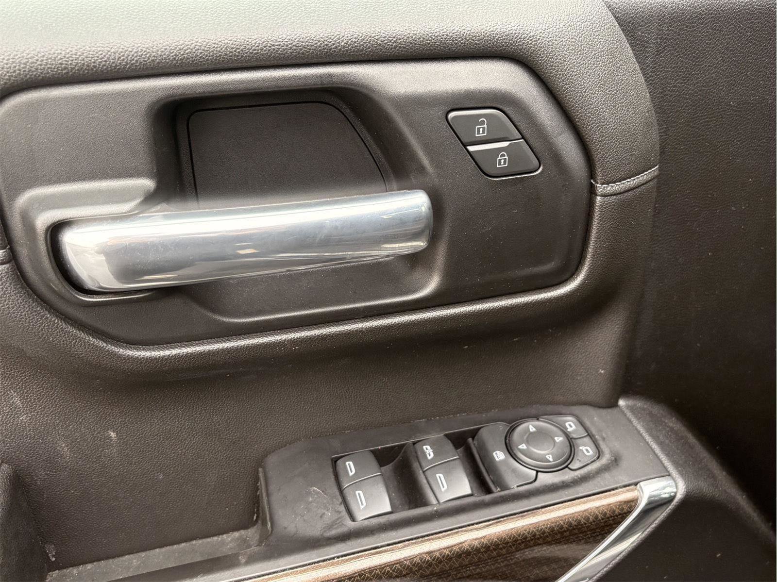 Used 2022 Chevrolet Silverado 1500 LT image 24