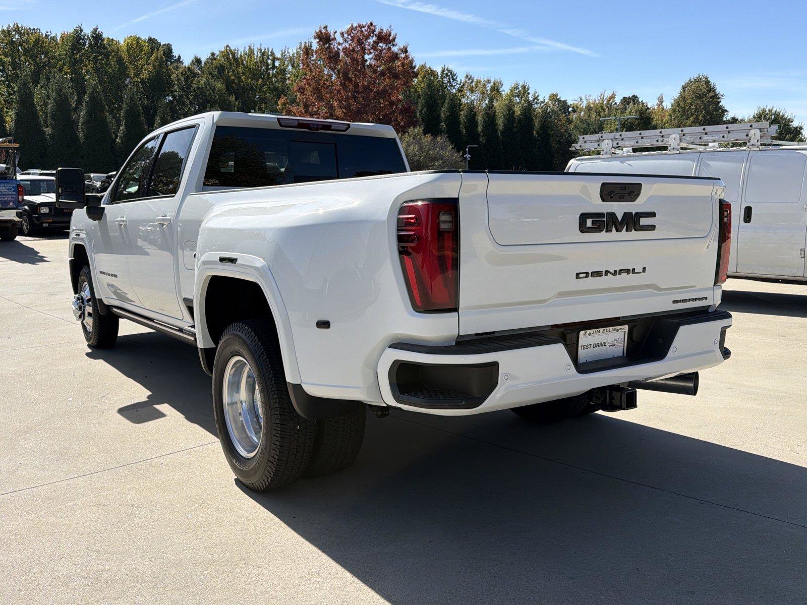 New 2026 GMC Sierra 3500 Denali Ultimate AWD/4WD image 4