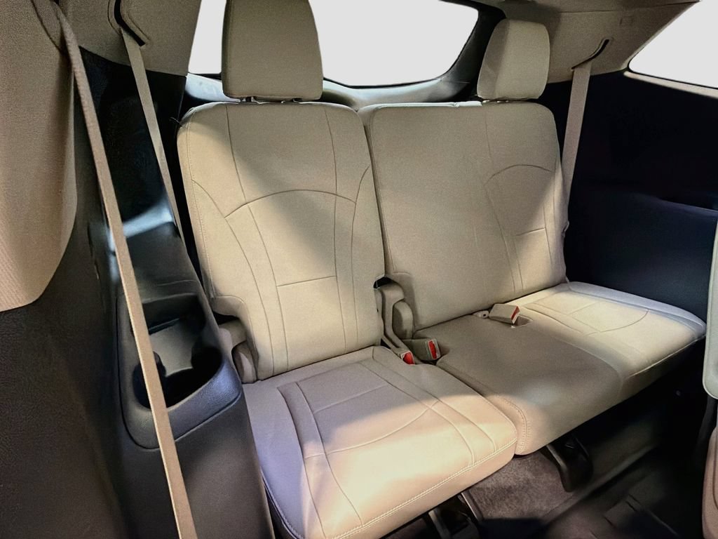 Used 2020 Buick Enclave Essence w/ Sound and Sites Package FWD image 27