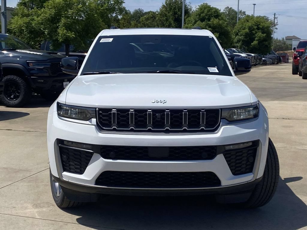 New 2026 Jeep Grand Cherokee Limited w/ Luxury Tech Group II AWD/4WD image 2