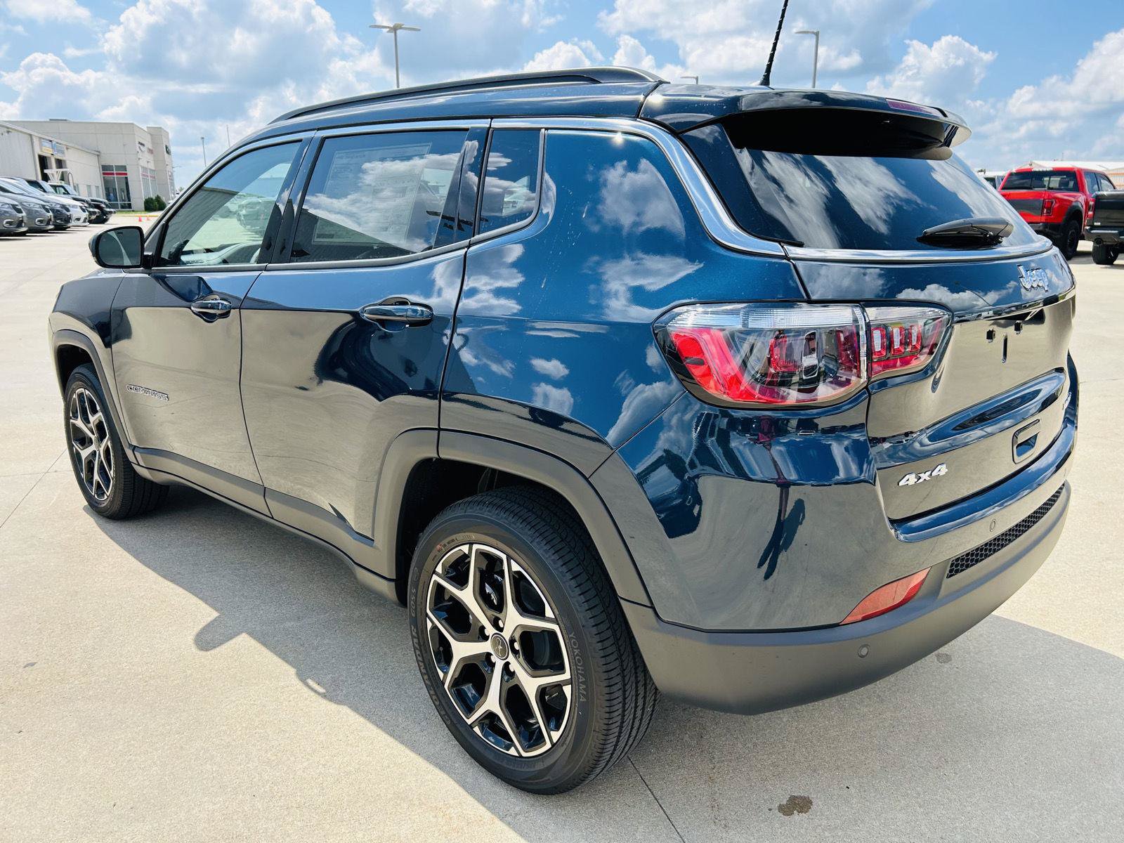 New 2026 Jeep Compass Limited AWD/4WD image 35