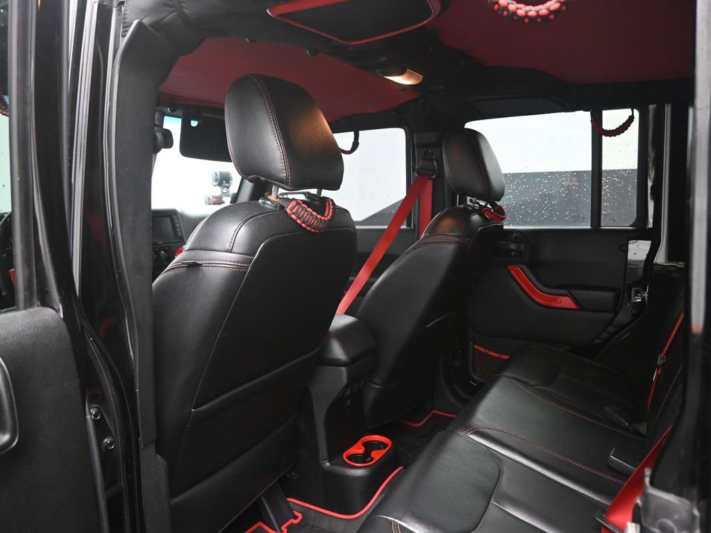 Used 2018 Jeep Wrangler Unlimited Rubicon AWD/4WD image 26