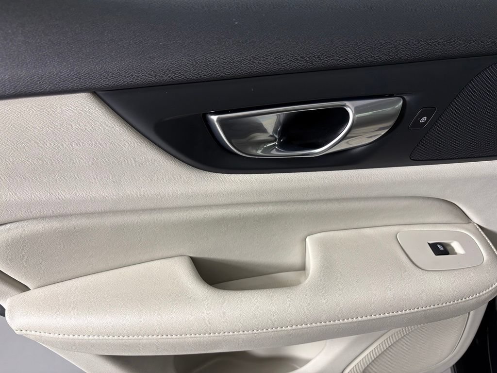 Used 2024 Volvo S60 B5 Plus FWD image 39