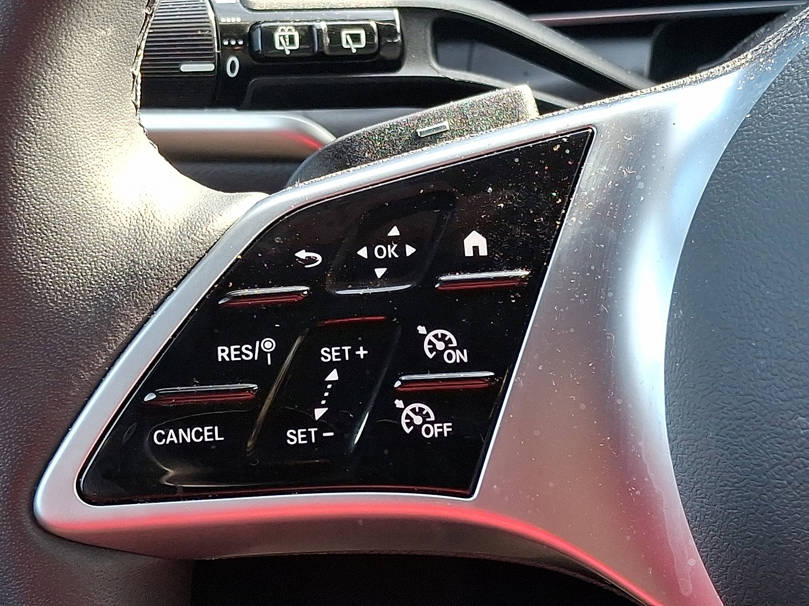 Certified 2025 Mercedes-Benz GLC 300 4MATIC image 20