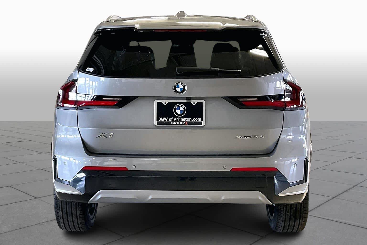 Used 2026 BMW X1 xDrive28i w/ Technology Package AWD/4WD image 4