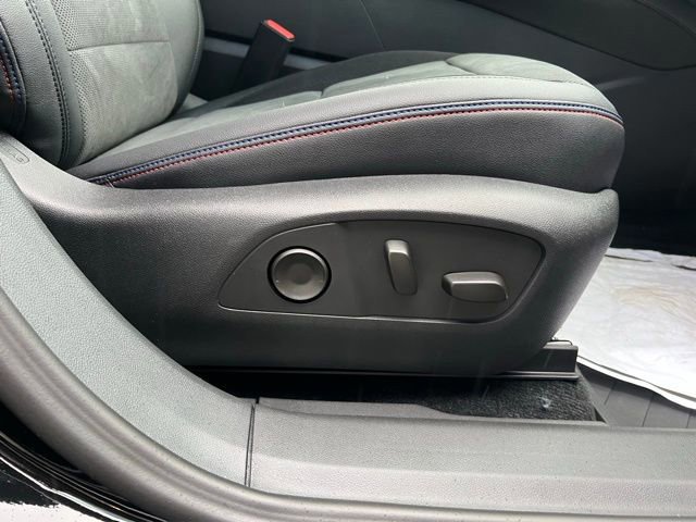 New 2025 Chevrolet Blazer EV RS image 17