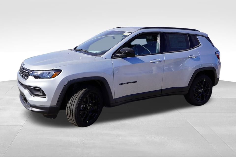 New 2025 Jeep Compass Latitude w/ Sun & Sound Group image 7