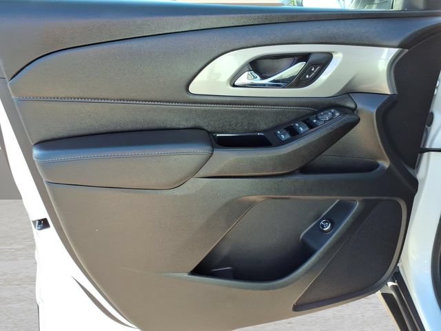 Used 2023 Chevrolet Traverse LT FWD image 18