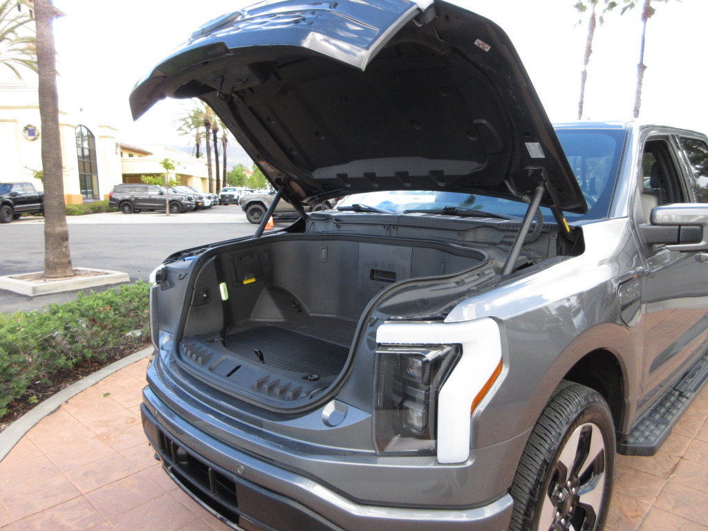 Certified 2023 Ford F150 Lightning Platinum AWD/4WD image 29