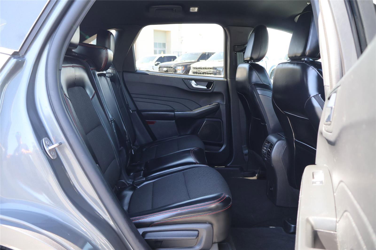 Used 2024 Ford Escape ST-Line w/ Equipment Group 301A image 32