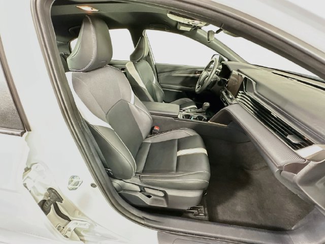 Used 2025 Toyota Camry SE FWD image 26