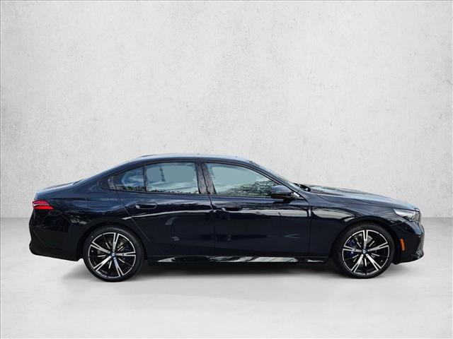 Used 2026 BMW 530i xDrive w/ M Sport Package AWD/4WD image 4