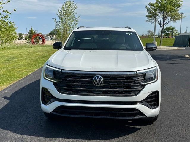 New 2026 Volkswagen Atlas Cross Sport SEL R-Line AWD/4WD image 2