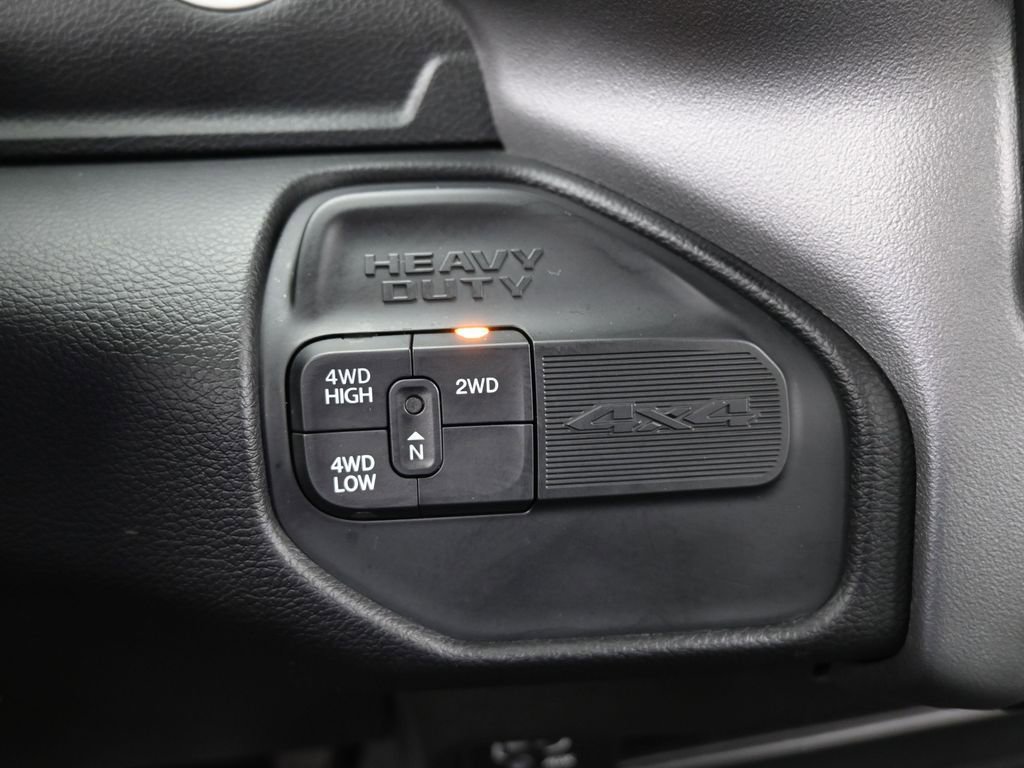 Used 2024 RAM 2500 Big Horn AWD/4WD image 29