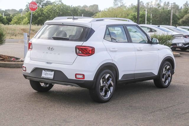 New 2026 Hyundai Venue SEL FWD image 5