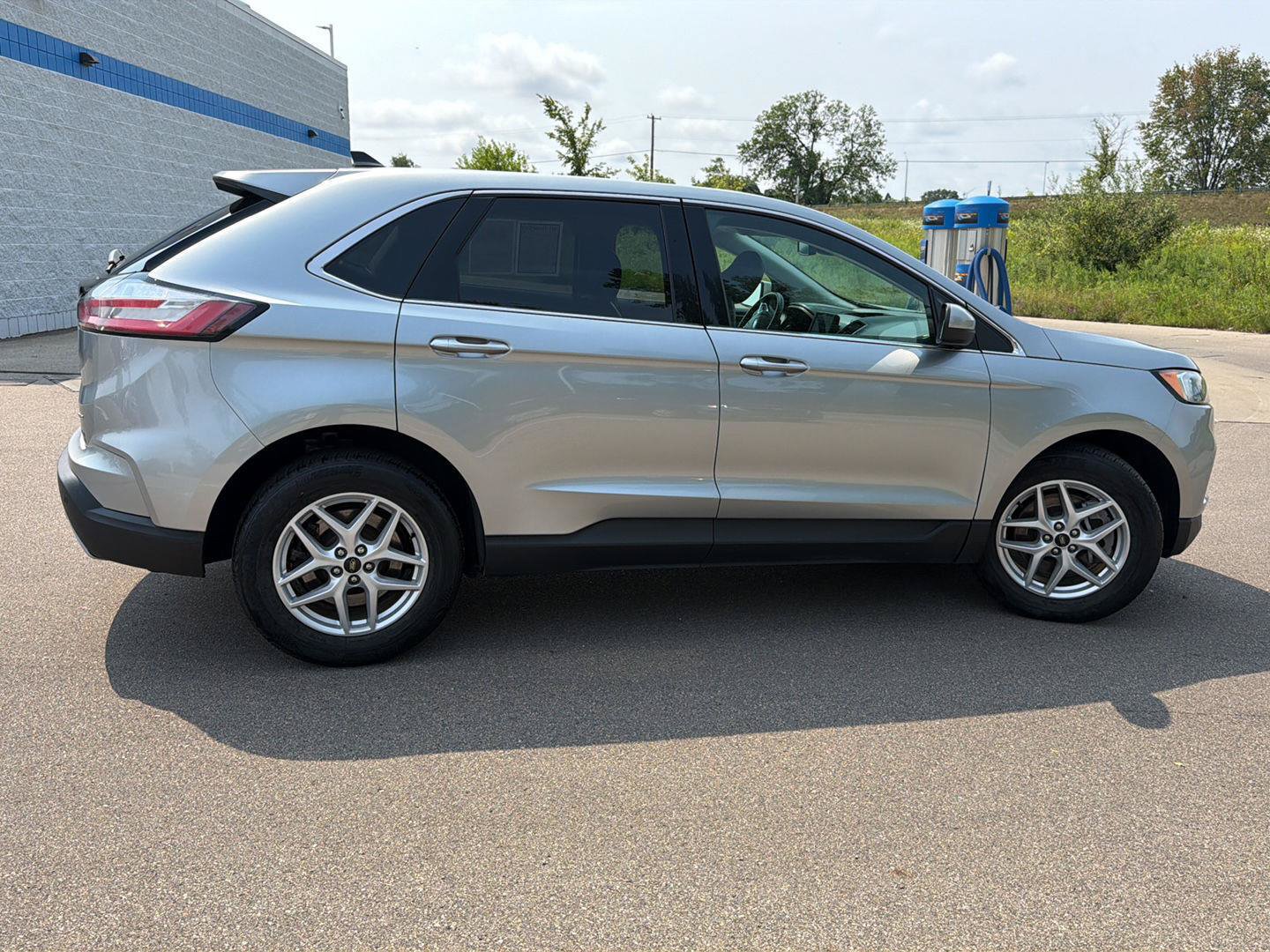 Used 2024 Ford Edge SEL AWD/4WD image 8