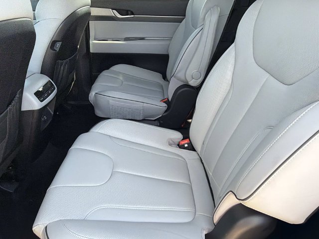 Used 2024 Hyundai Palisade SEL FWD image 23