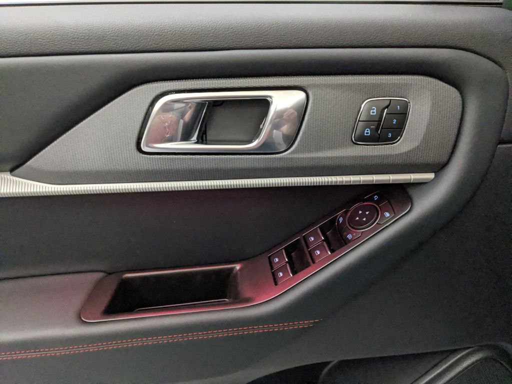 New 2025 Ford Explorer ST-Line w/ Premium Package image 21