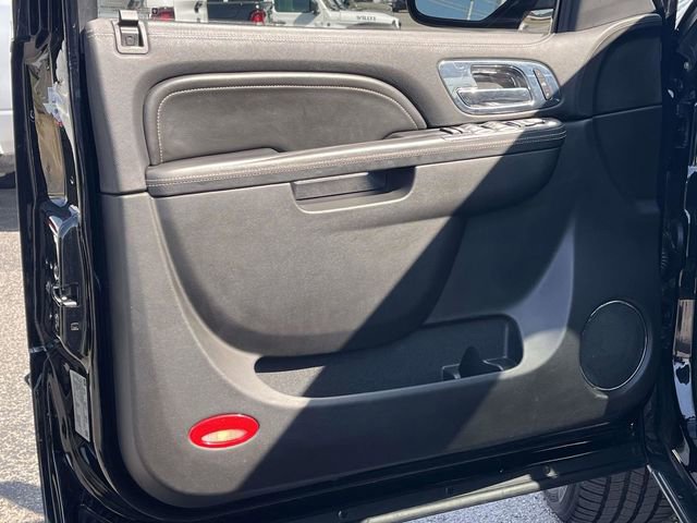 Used 2014 Cadillac Escalade Platinum image 15