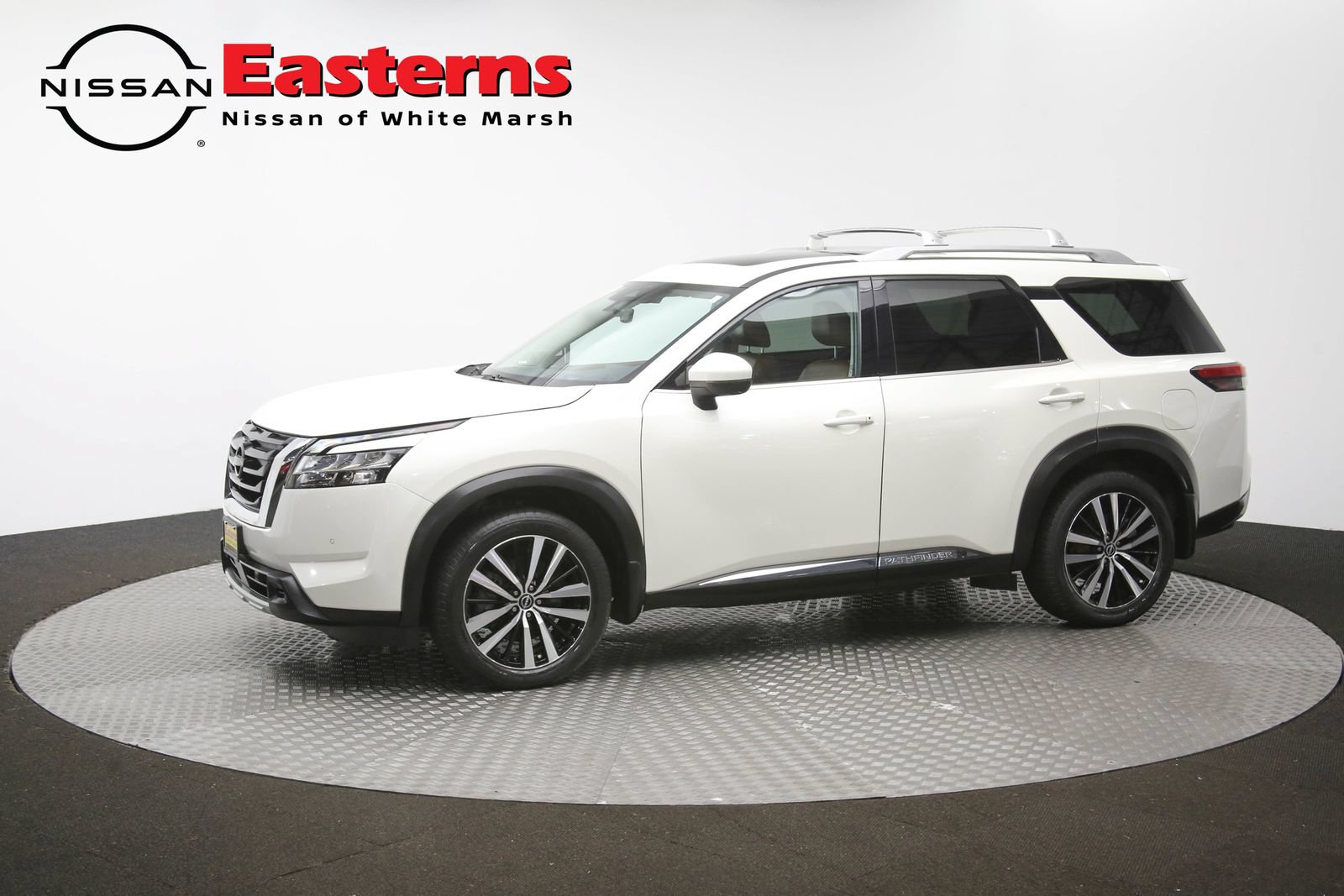 Used 2023 Nissan Pathfinder Platinum AWD/4WD image 61