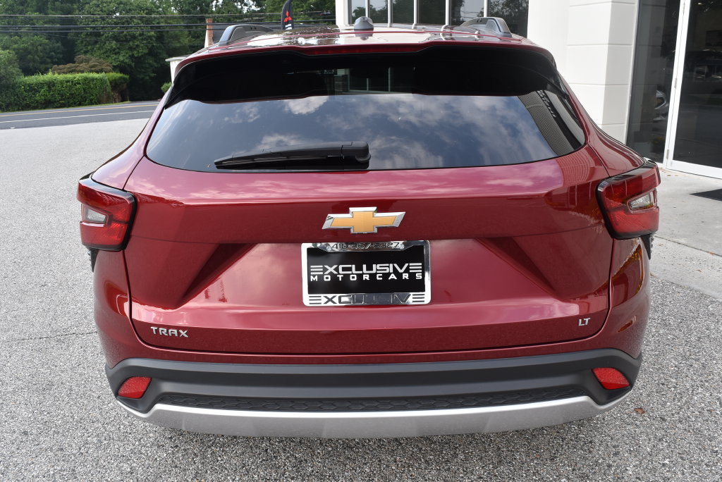 Used 2025 Chevrolet Trax LT FWD image 6