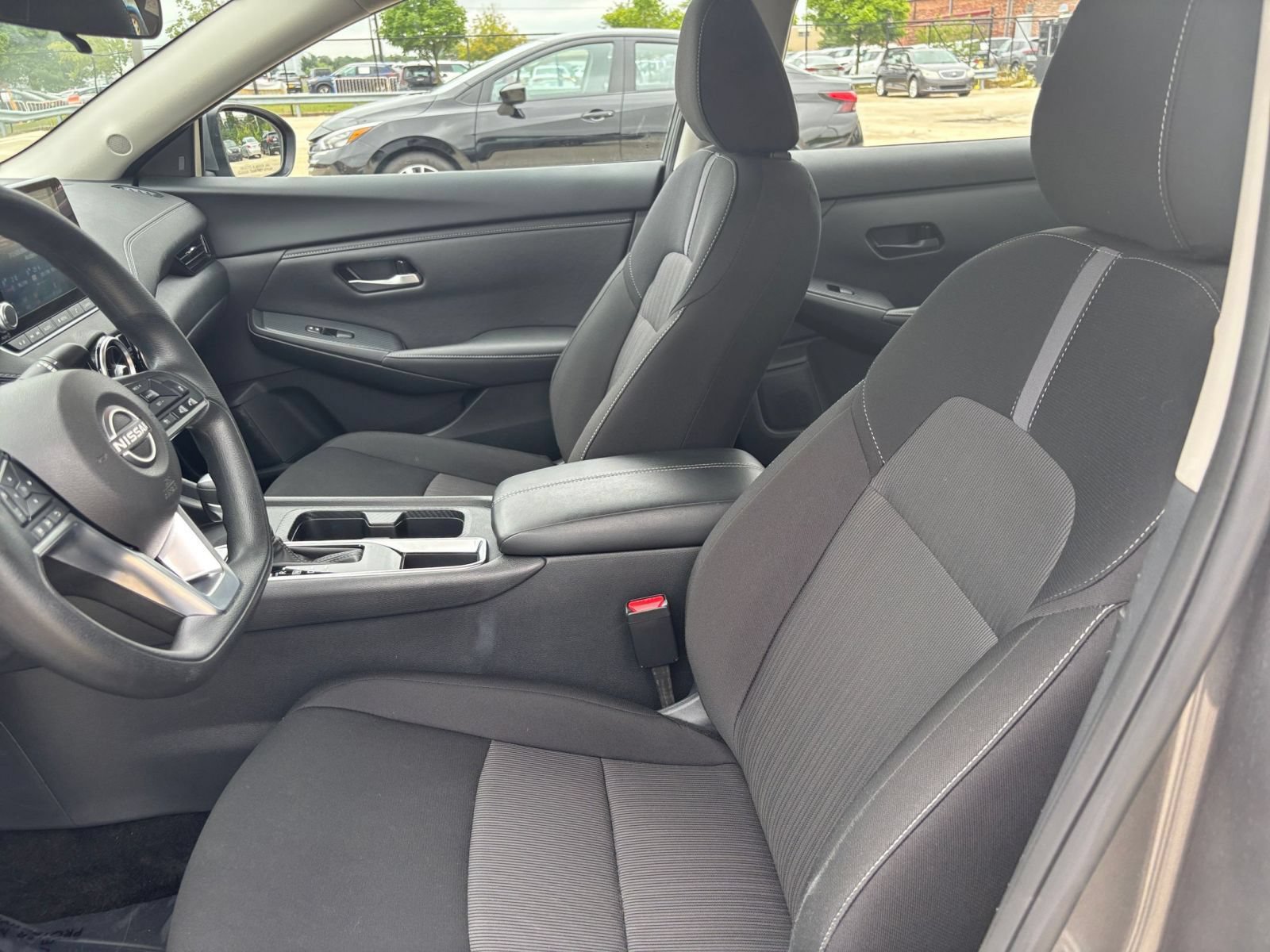 Used 2025 Nissan Sentra SV FWD image 24