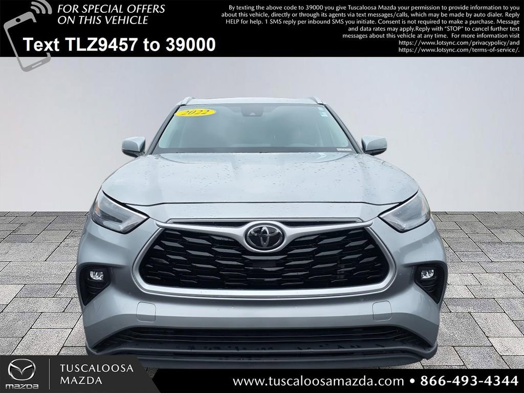 Used 2022 Toyota Highlander XLE image 2