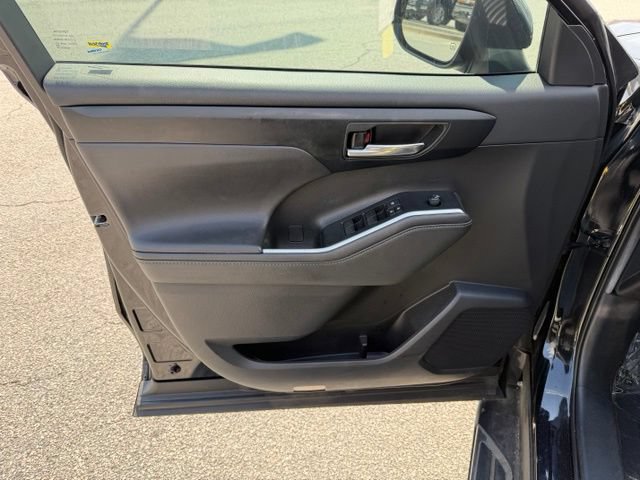 Used 2021 Toyota Highlander XSE AWD/4WD image 10