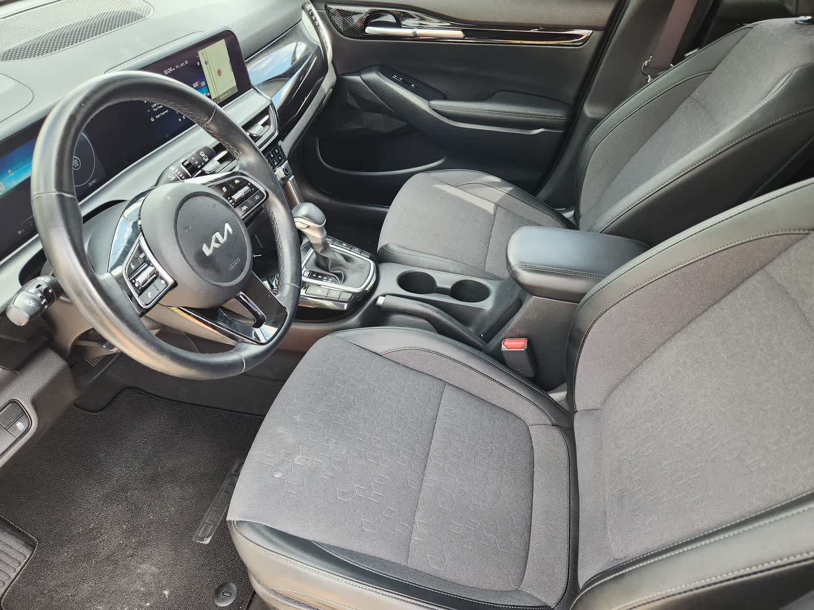 Certified 2024 Kia Seltos X-Line AWD/4WD image 2