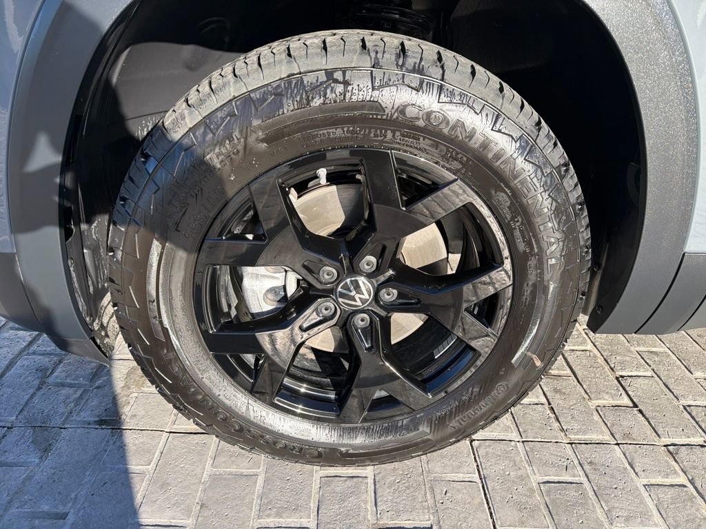 Certified 2025 Volkswagen Atlas Peak Edition SE image 28